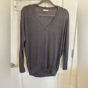 Wilfred free grey v-neck long sleeve shirt US S